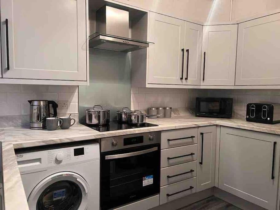 Anfield Home Sleeps 5 Close To Lfc Free Parking 利物浦 外观 照片