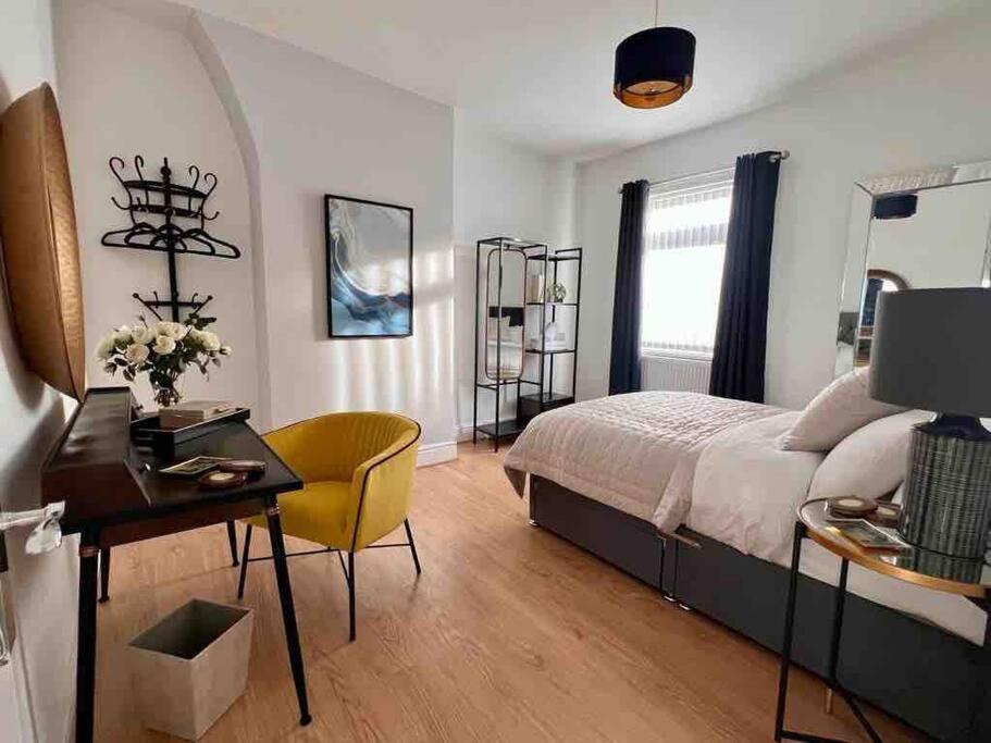 Anfield Home Sleeps 5 Close To Lfc Free Parking 利物浦 外观 照片