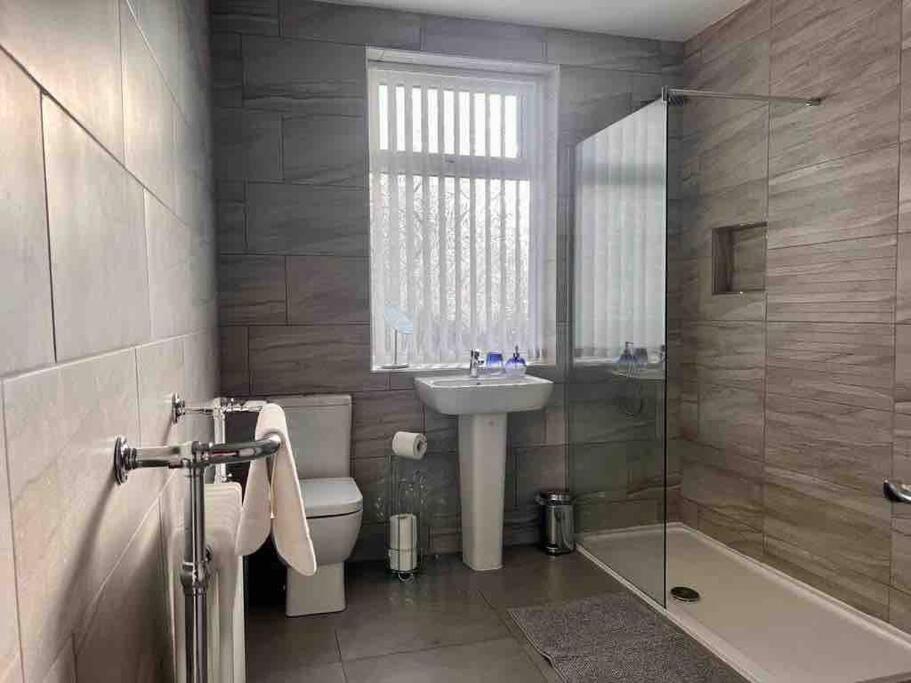 Anfield Home Sleeps 5 Close To Lfc Free Parking 利物浦 外观 照片