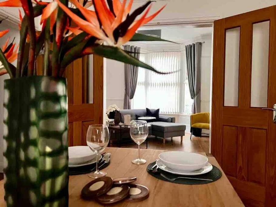 Anfield Home Sleeps 5 Close To Lfc Free Parking 利物浦 外观 照片